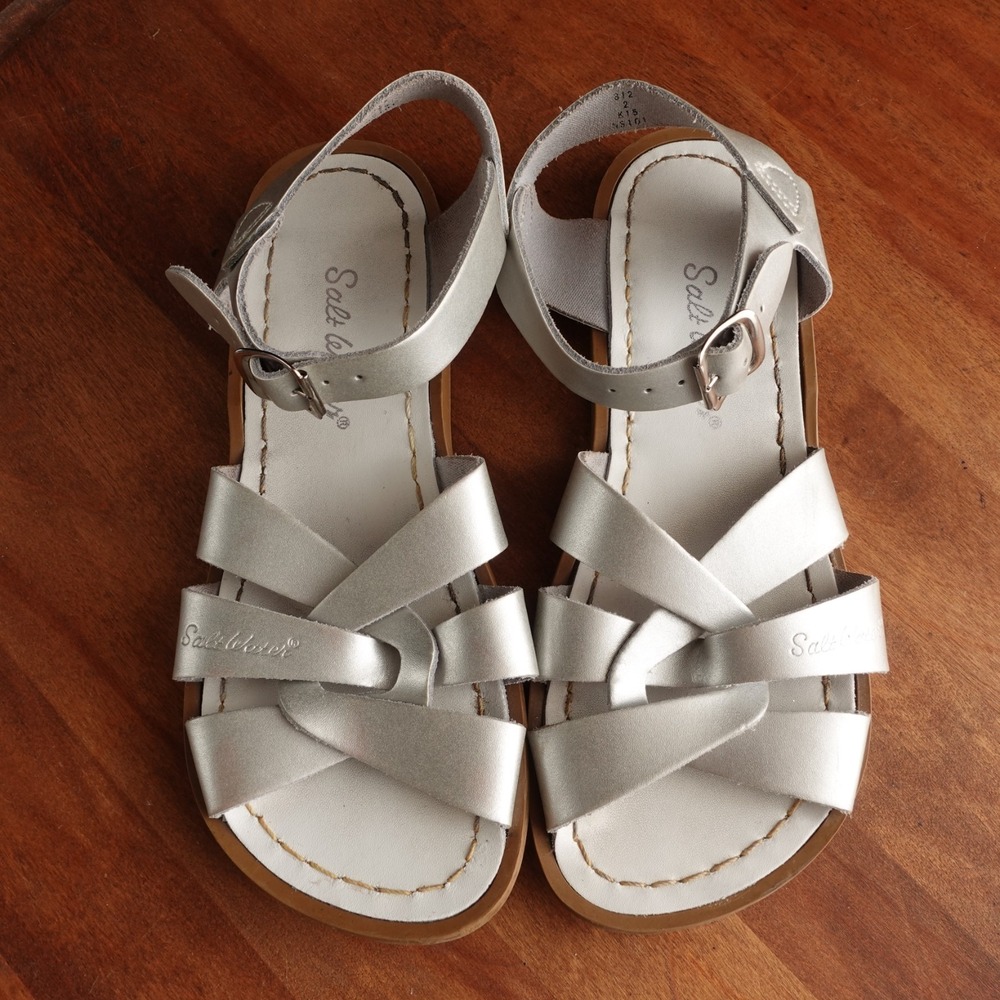 Salt Water Sandals Little Kid Size 2 Silver Leather Fisherman Buckle Beach Shoes